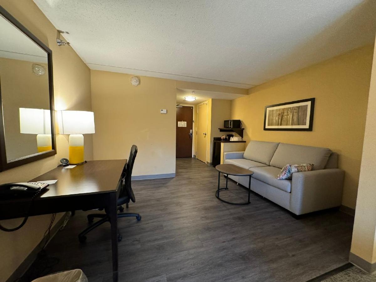 Comfort Inn & Suites Lexington Park Exteriör bild